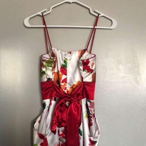 Formal dress from Hudson’s Bay, Petites size 4 - Picture 5 of 6